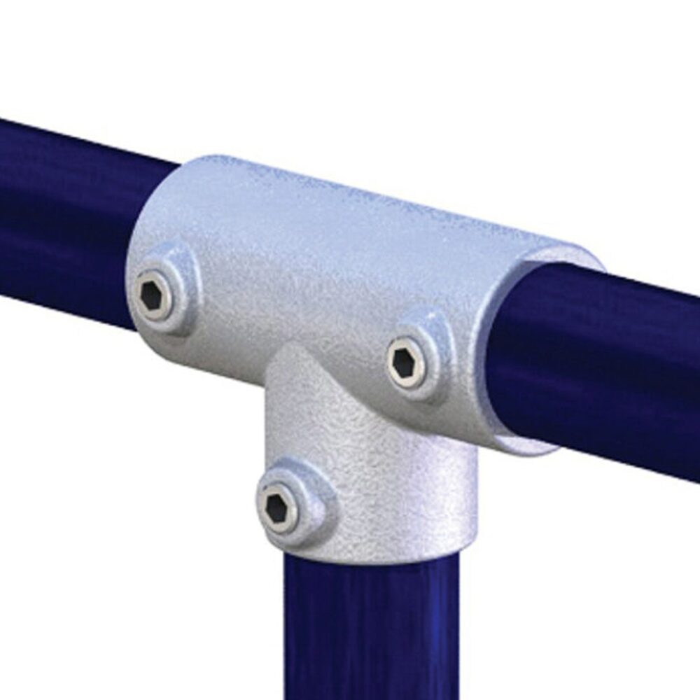 Doughty - Long Tee T10400 fixed to pipe